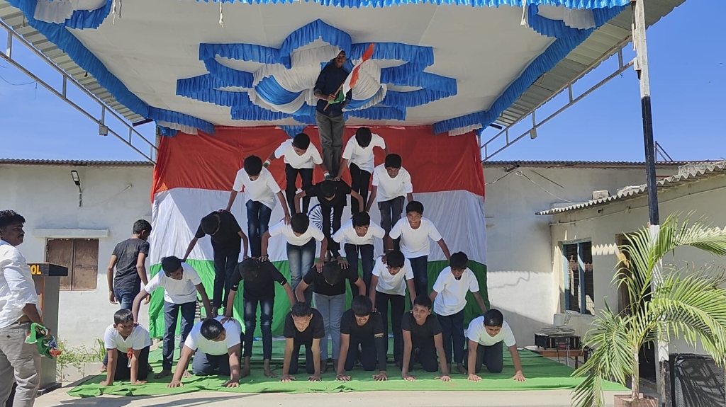 Boys Gymnastics Pyramid Event